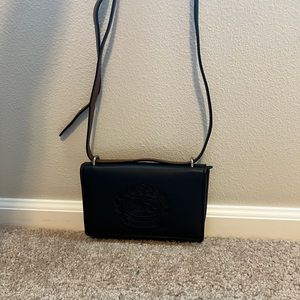 Burberry wallet on chain